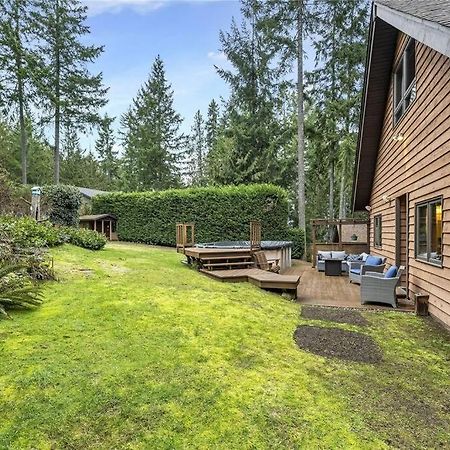 Chalet Style Cottage Near Shawnigan Lake Екстер'єр фото