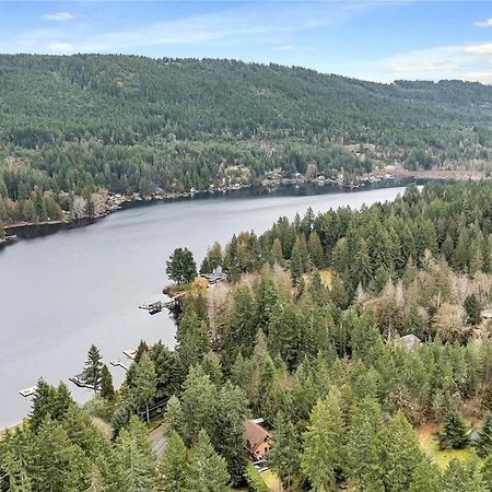 Chalet Style Cottage Near Shawnigan Lake Екстер'єр фото