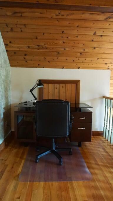 Chalet Style Cottage Near Shawnigan Lake Екстер'єр фото